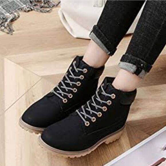 CHARLOTTE RUSSE ROUND TOE LACE-UP CLOSURE WOMEN"S BOOT - Picture 16 of 16